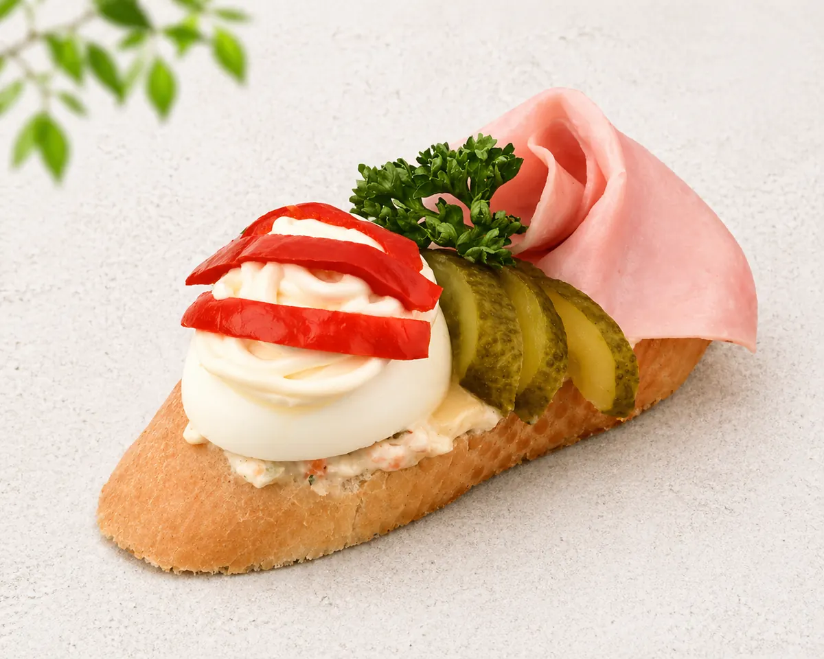 Belegte Brötchen, Platten und Croissants